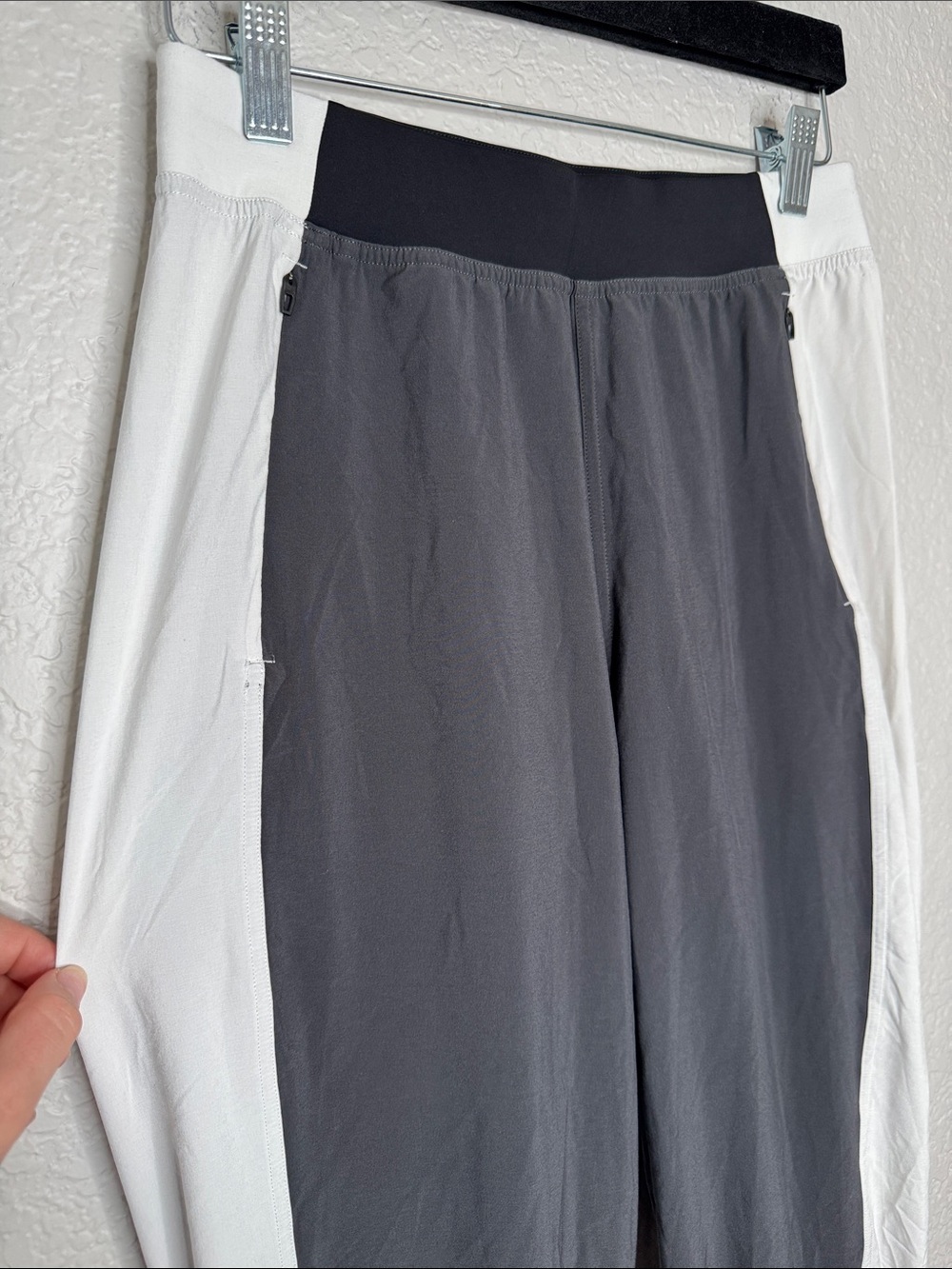 Lululemon Adapted State High-Rise Jogger Track Pants Colourblock Size 6 Two Tone - Picture 4 of 10
